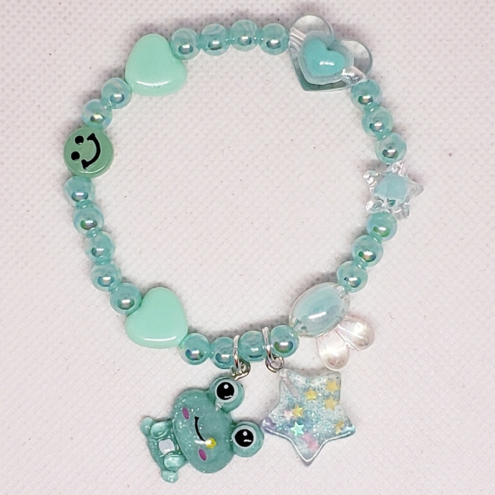 Handmade beaded green kawaii frog bracelet